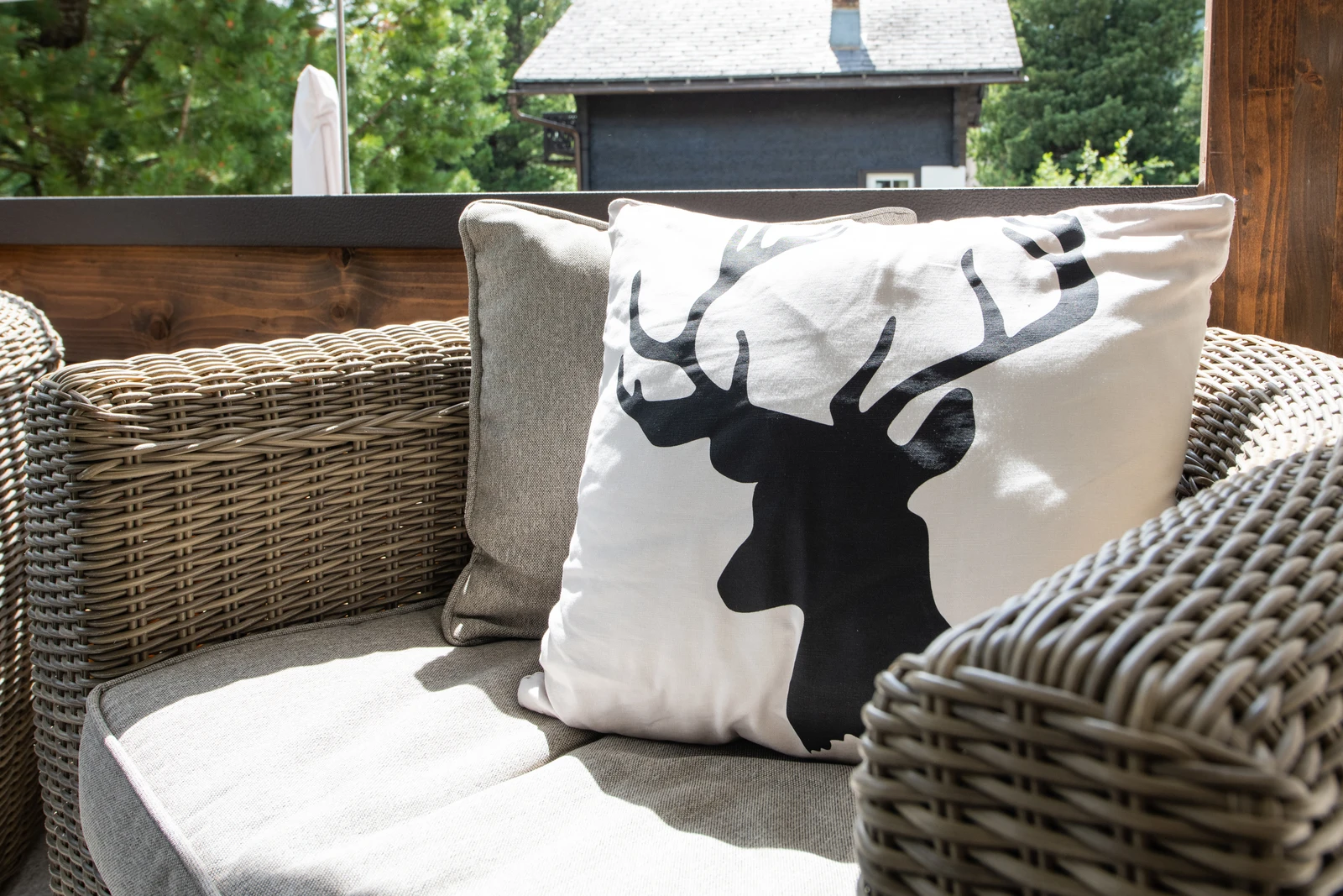 Kissen mit Hirschmotiv